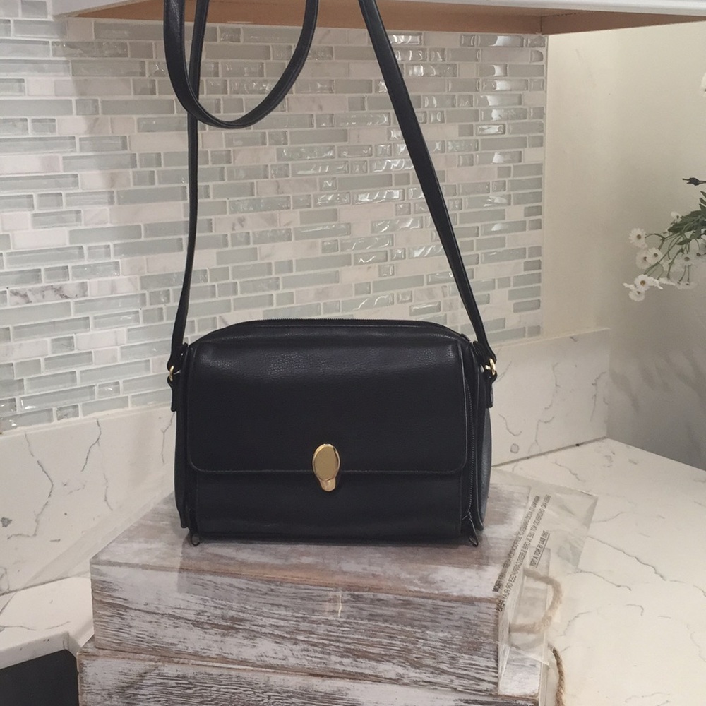 What hands free? Cute back cross body purse/wallet